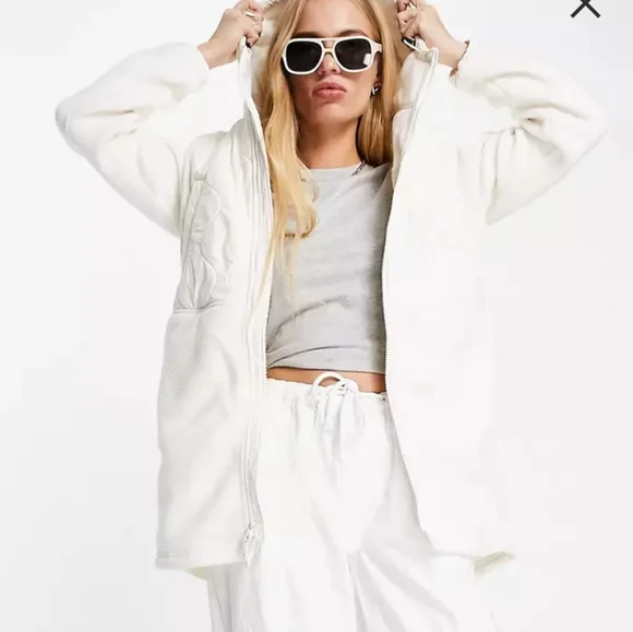 North Face quilted fleece coat - Picture 1 of 16